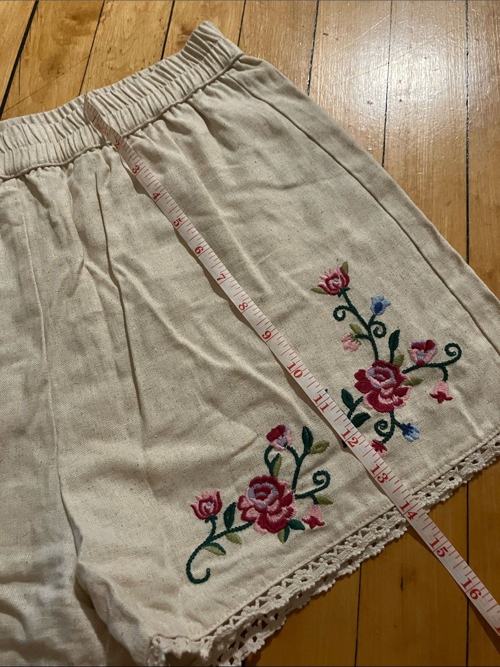 Blu Pepper Beige Embroidered Flower Pull On Linen Blend Shorts Medium - Picture 7 of 10